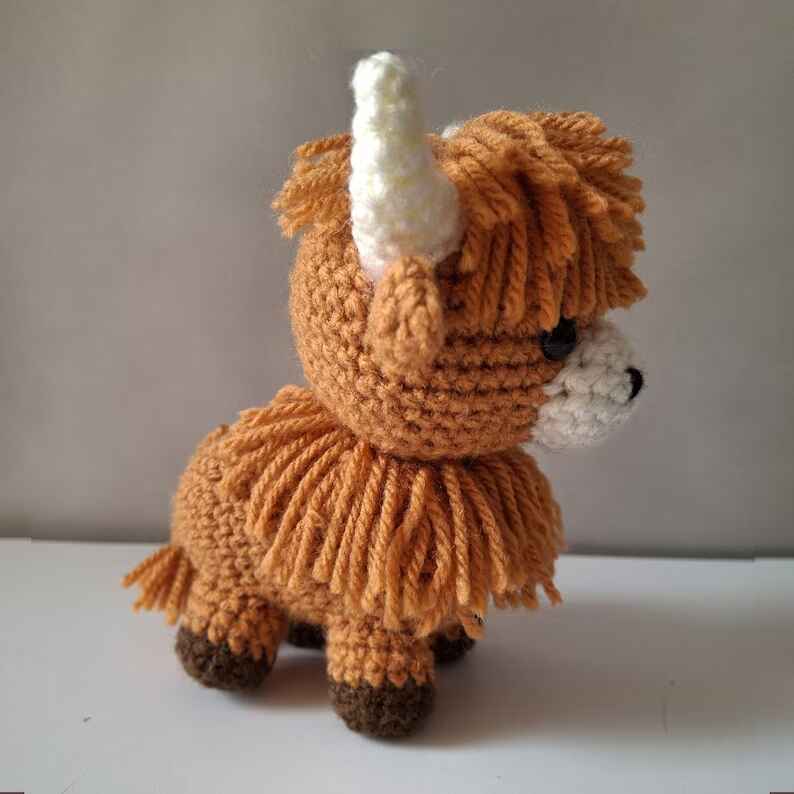 Small Highland Cow Crochet Pattern bébé animal amigurumi avec ebook PDF au crochet, modèle de jouet pour enfants au crochet pour débutants